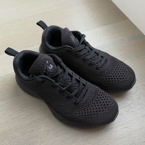 Black APL techloom sneakers, in excellent shape!